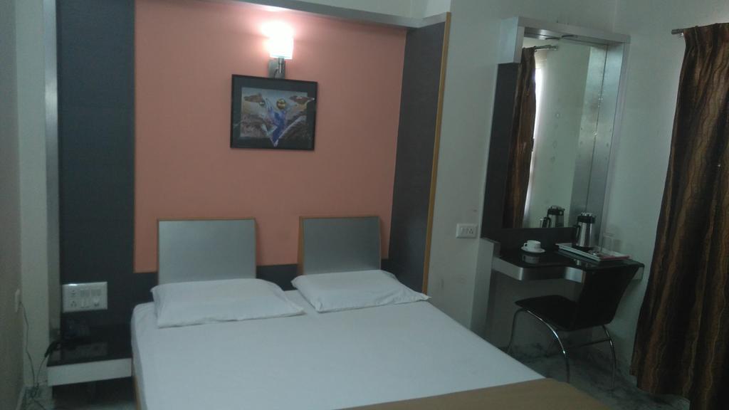 Hotel Manasa Paradise Bangalore Exteriör bild