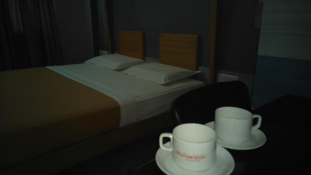 Hotel Manasa Paradise Bangalore Exteriör bild