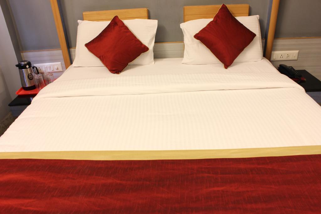 Hotel Manasa Paradise Bangalore Exteriör bild