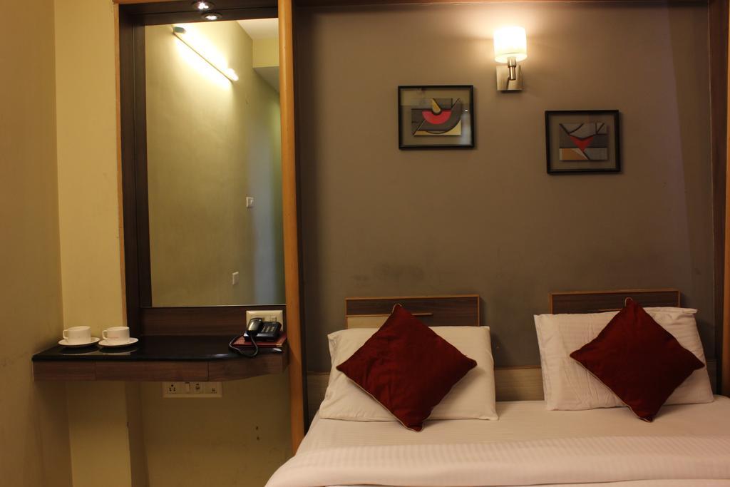 Hotel Manasa Paradise Bangalore Exteriör bild